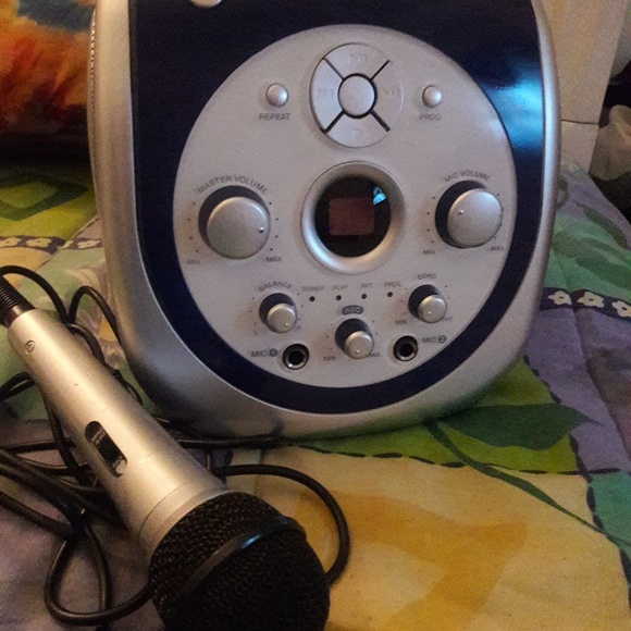 Memorex Karaoke Machine for kids - Picture 3 of 4